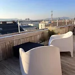 Apartamento Stylish With Shared Rooftop Terrace Jacuzzi Mk2