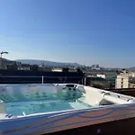 Stylish With Shared Rooftop Terrace Jacuzzi Mk2
