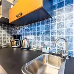 Stylish With Shared Rooftop Terrace Jacuzzi Mk2