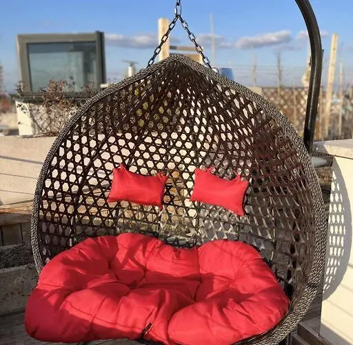 Stylish With Shared Rooftop Terrace Jacuzzi Mk2 *