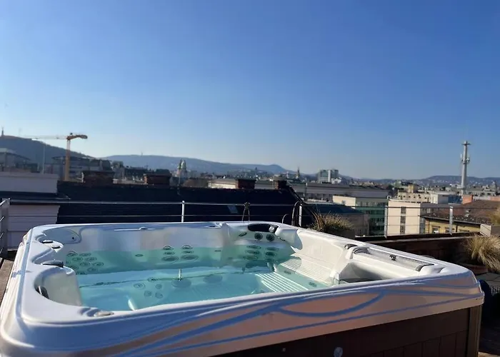 Stylish With Shared Rooftop Terrace Jacuzzi Mk2