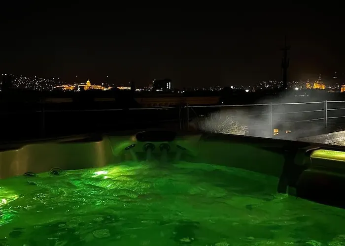 Stylish With Shared Rooftop Terrace Jacuzzi Mk2 아파트 부다페스트