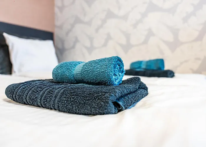 Stylish With Shared Rooftop Terrace Jacuzzi Mk2 *