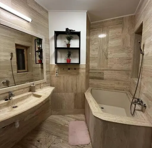 Apartament Stylish With Shared Rooftop Terrace Jacuzzi Mk2 *