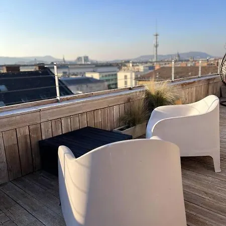 Apartment Stylish With Shared Rooftop Terrace/jacuzzi
