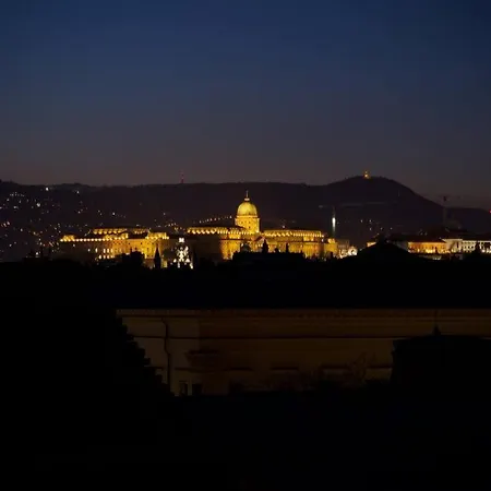 Stylish With Shared Rooftop Terrace Jacuzzi Mk2 Apartament *