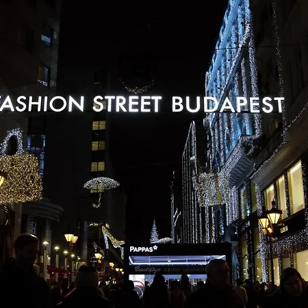 Stylish With Shared Rooftop Terrace Jacuzzi Mk2 Appartamento *