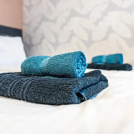 Stylish With Shared Rooftop Terrace Jacuzzi Mk2 *