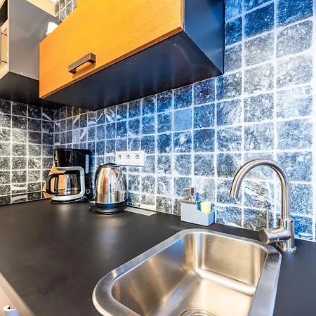 Stylish With Shared Rooftop Terrace Jacuzzi Mk2