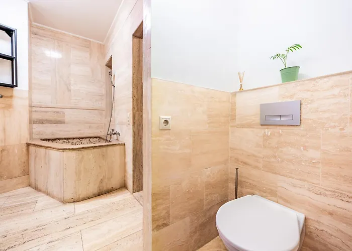 Stylish With Shared Rooftop Terrace Jacuzzi Mk2 Apartmán