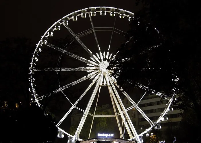 Stylish With Shared Rooftop Terrace Jacuzzi Mk2 * Budapeste